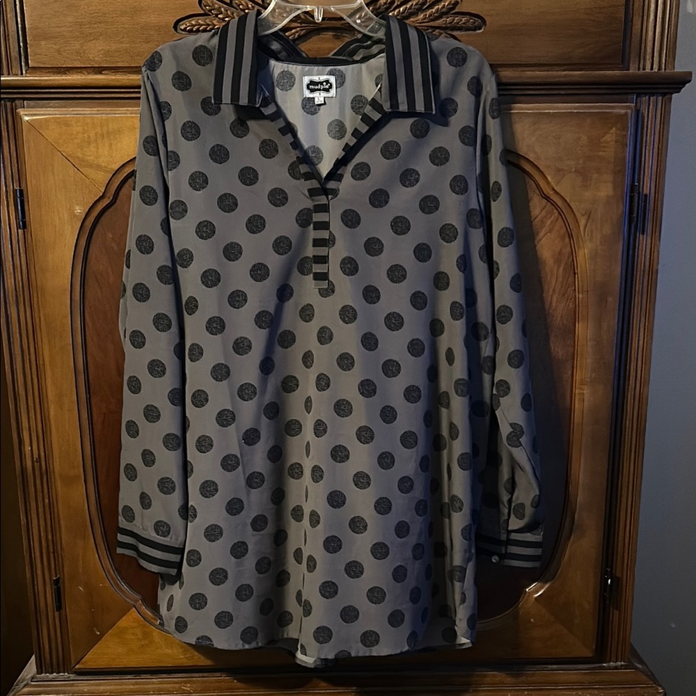 Mud Pie Black and Gray Polka Dot Top